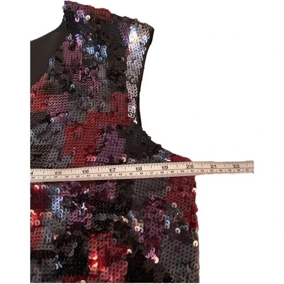 Bcbg Sequined shift dress. Deep V cut in the front. - Picture 7 of 11